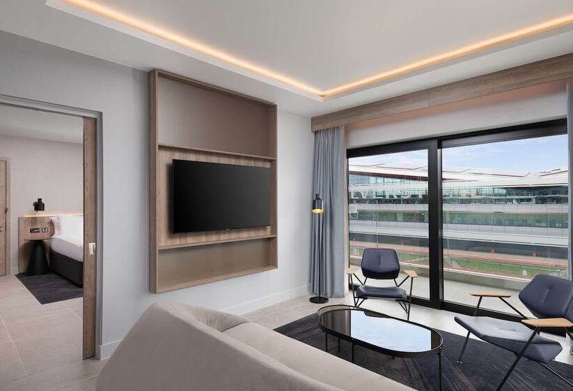 סוויטה עם נוף, Hilton Garden Inn Silverstone