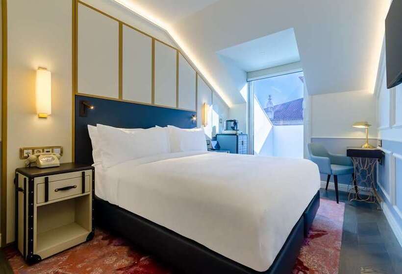 Стандартный Номер Кровать Кинг, Hilton Garden Inn Silverstone