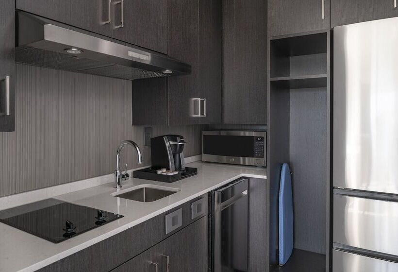 스탠다드 스튜디오, Staybridge Suites   Boston Logan Airport   Revere, An Ihg