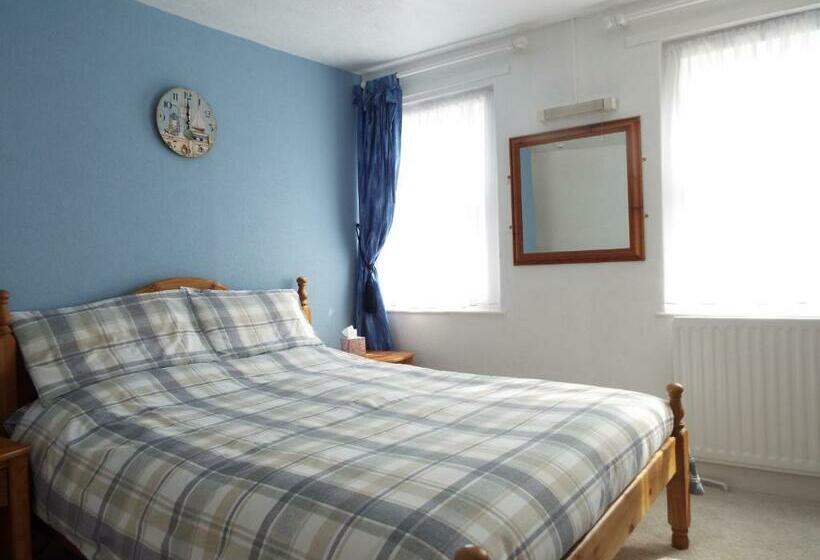 Номер Стандарт, Corner House Guest House