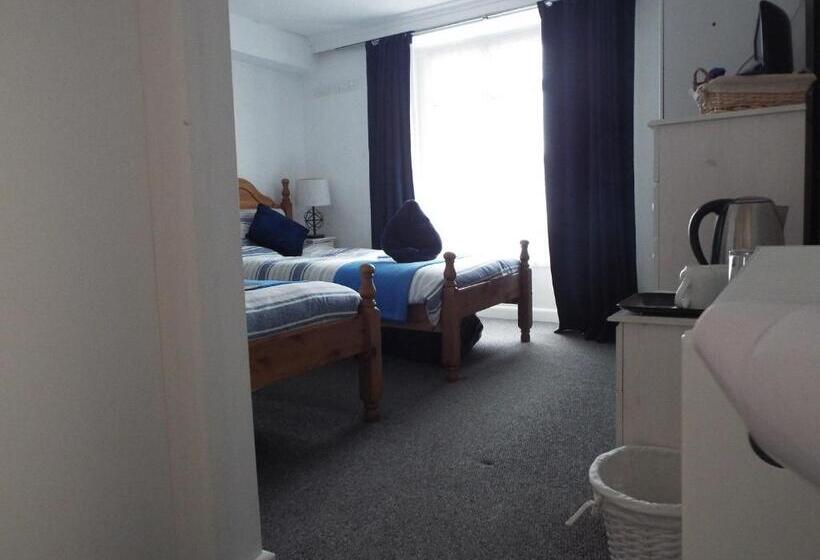 Номер Стандарт, Corner House Guest House