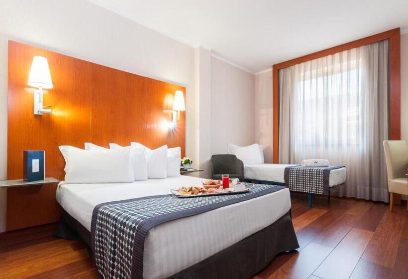 Habitación Triple Estándar, Exe Toscana