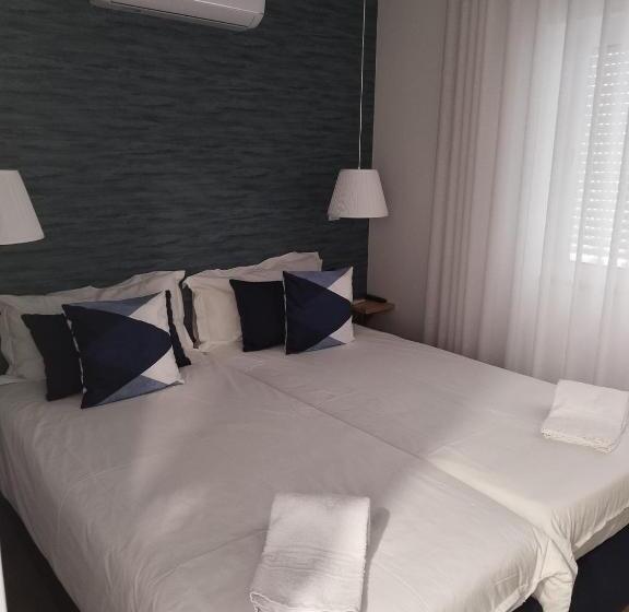 استودیوی سوپریور, Bus Station Suites & Studios