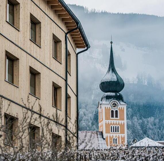 اتاق خانوادگی با چشم‌انداز کوه, Das Bleibt Alpine Suites