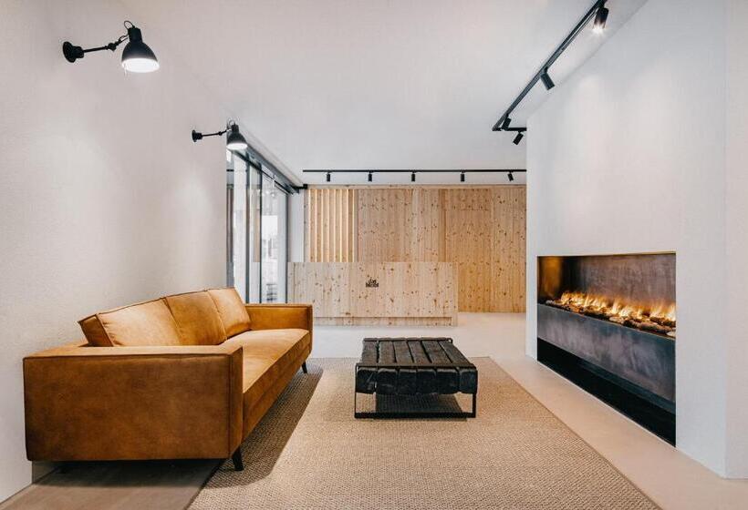 استودیوی استاندارد, Das Bleibt Alpine Suites