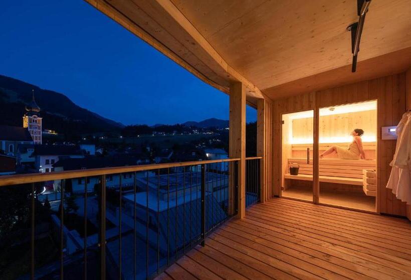 اتاق خانوادگی با چشم‌انداز کوه, Das Bleibt Alpine Suites