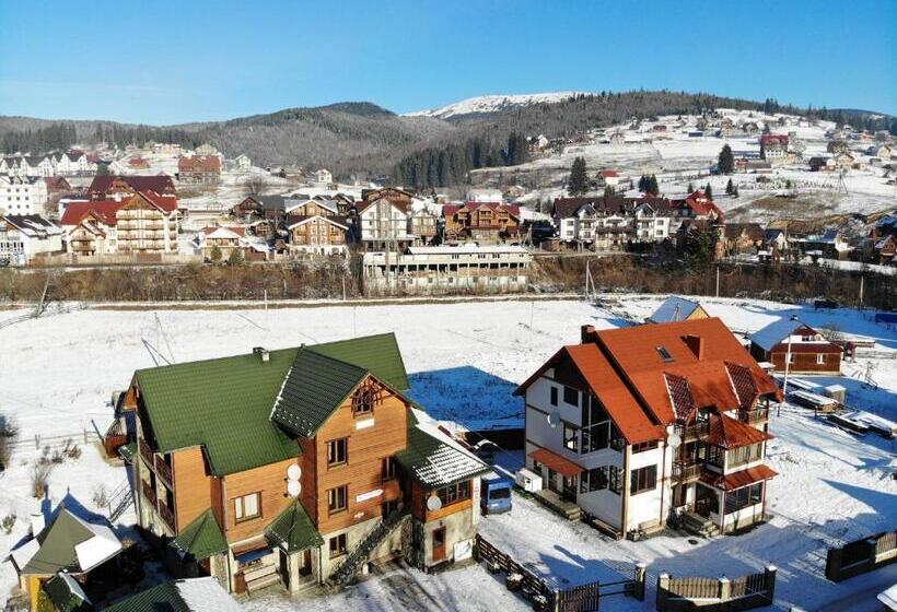 带河湖景观的套房, Zatyshok Nad Prutom
