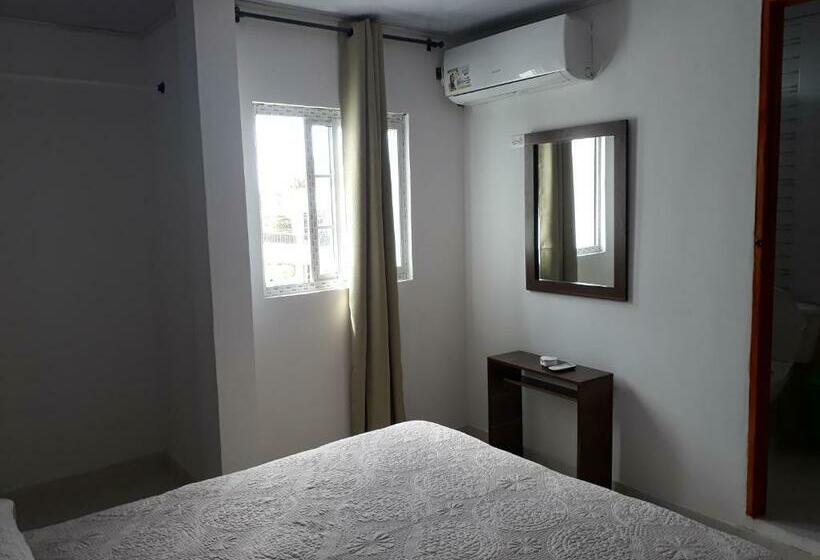חדר סטנדרט לשלושה, Ludisa House