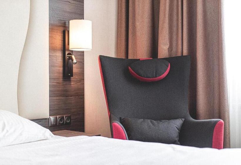 Номер Комфорт, Plaza Hotel Hanau