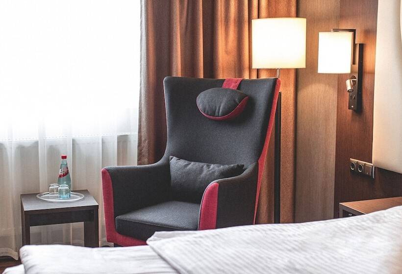 Номер Комфорт, Plaza Hotel Hanau