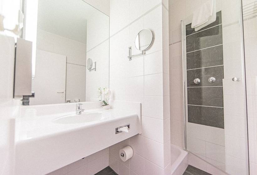 Номер Стандарт Трехместный, Plaza Hotel Hanau