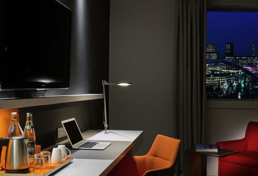 景色の見えるスーペリアルーム, Pullman Paris La Defense