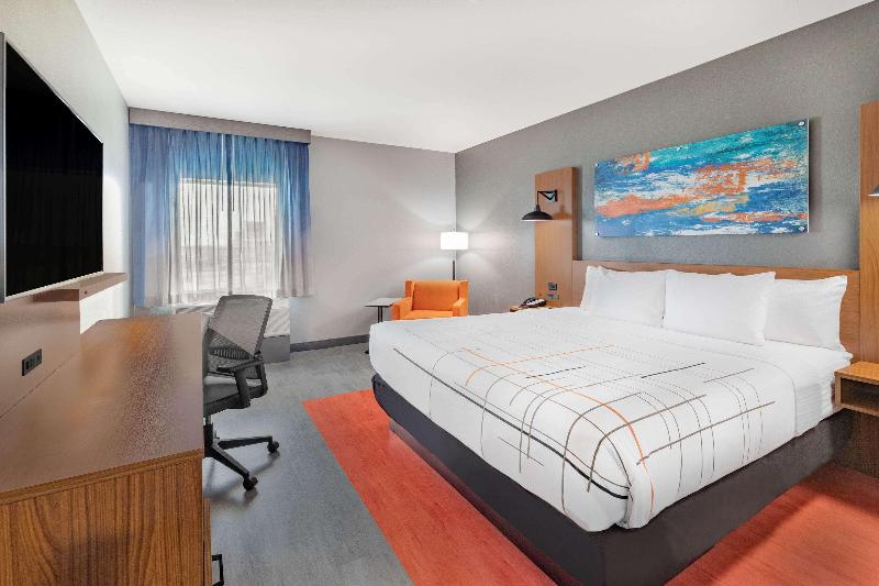 Номер Стандарт, La Quinta Inn & Suites By Wyndham Fort Stockton Northeast