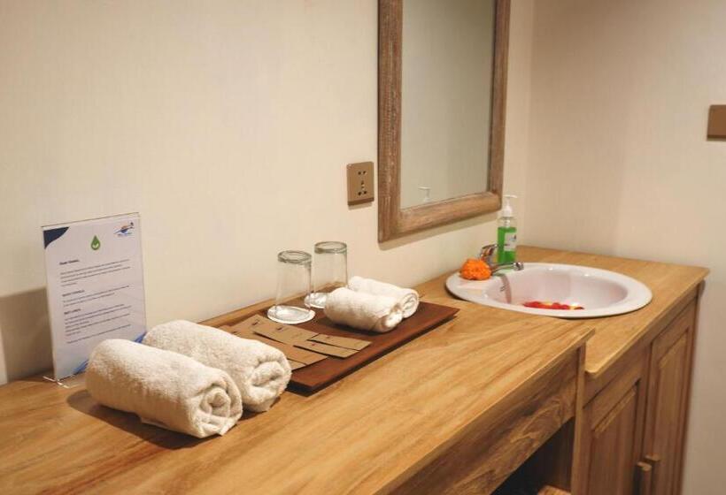 Номер Deluxe Вид на Море, Blue Harbor Beachfront Villas & Resto