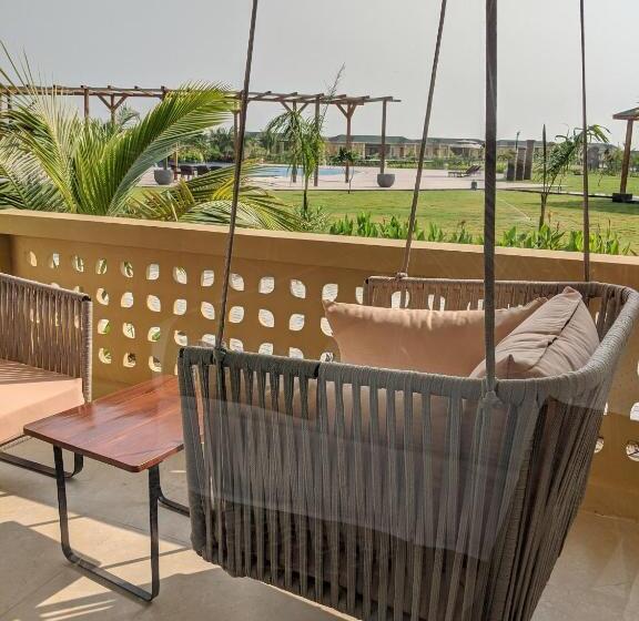 اتاق اجرایی, Hawthorn Suites By Wyndham Dwarka