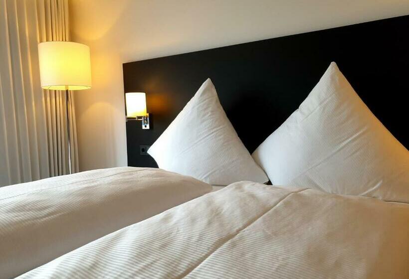 Номер Deluxe, Oy Hotel By Wmm Hotels