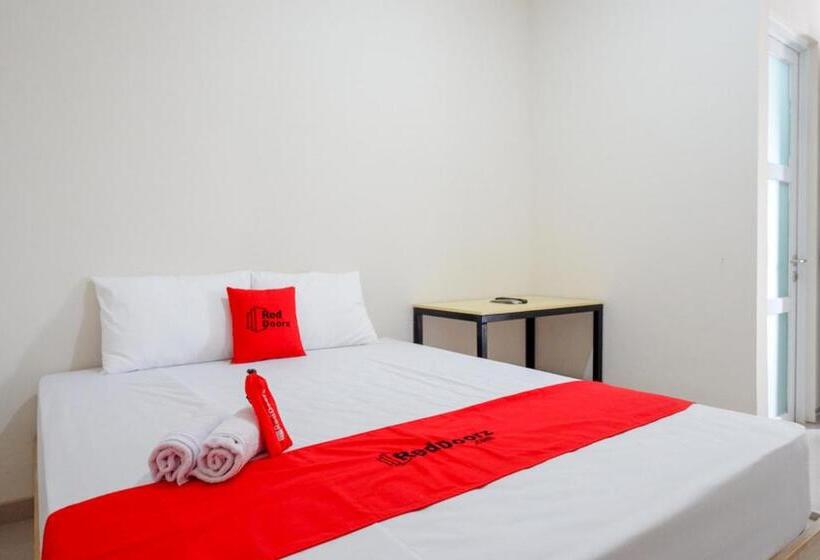 스탠다드 룸, Reddoorz Near Lippo Plaza Buton