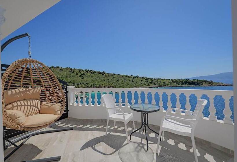 オーシャンビューのスーペリアトリプルルーム, Villa Juna Beach