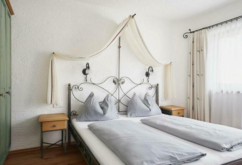 Апартаменты 2 Спальни, Rosamunde Apartments