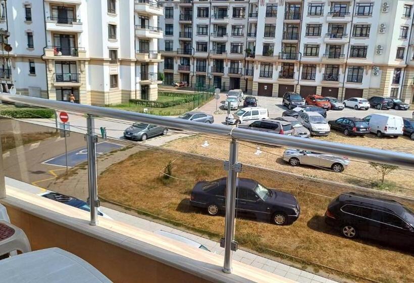Delüks Stüdyo, стаи за гости анхиало