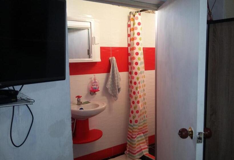 家庭间, Hostal Poseidon Del Mar