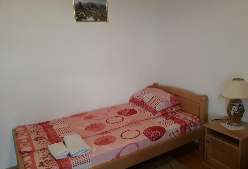 اتاق استاندارد با چشم‌انداز کوهستان, Rooms Skorpijon