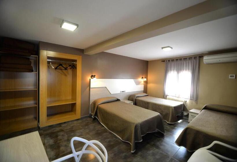 Номер Стандарт Трехместный, Hostal Palacete De Los Arcedianos