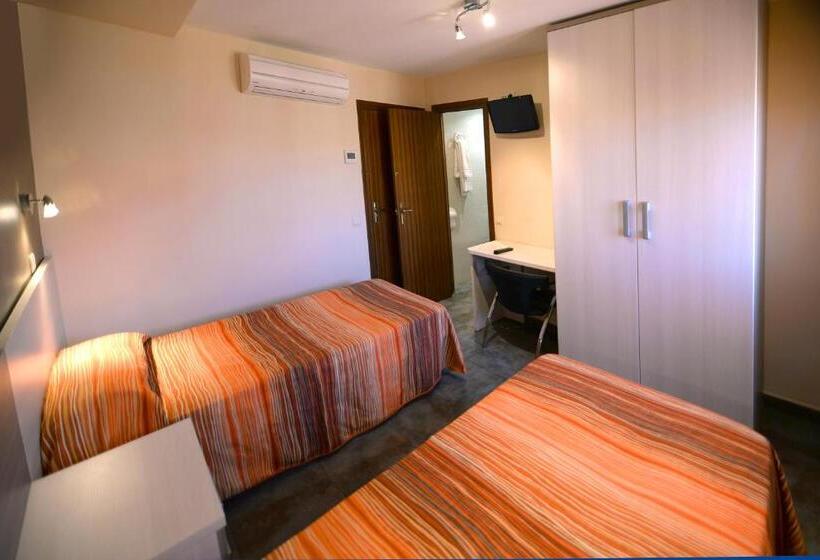 스탠다드 룸, Hostal Palacete De Los Arcedianos