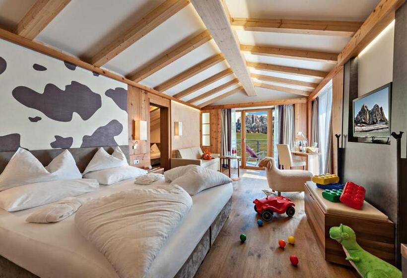 2 Bedroom Suite Mountain View, Emmy  Five Elements