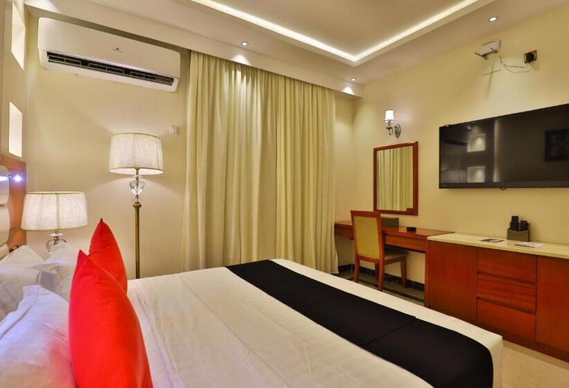 اتاق لوکس, Dreams Houses Furnished Suites