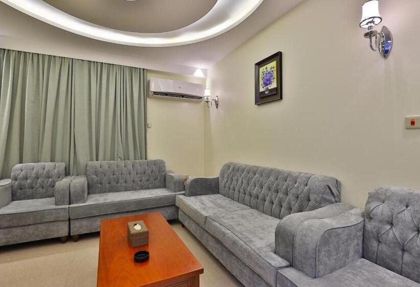 استودیوی استاندارد, Dreams Houses Furnished Suites