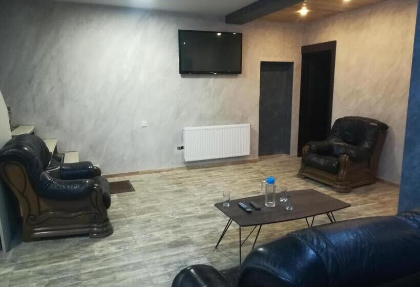 اتاق استاندارد سه نفره, Family Hotel Mtamta