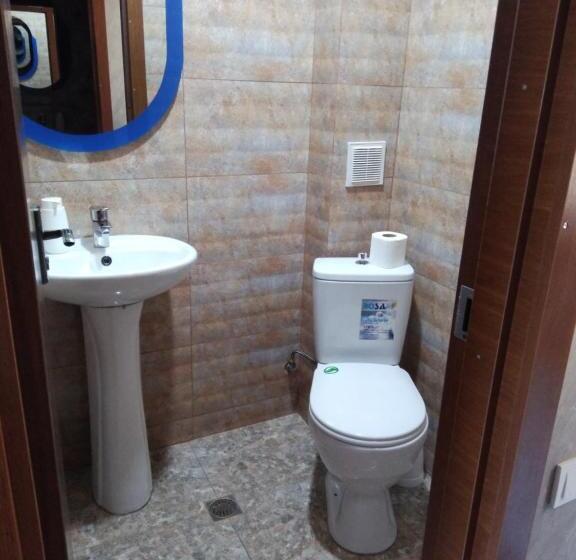 اتاق استاندارد با سرویس بهداشتی مشترک, Family Hotel Mtamta