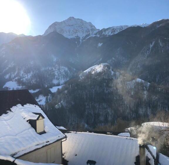 Номер Стандарт Вид на Горы, Auberge Des Isards