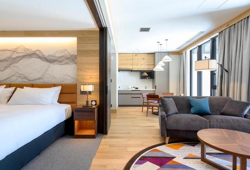 Люкс, Yu Kiroro, Ski In Ski Out Luxury Residences