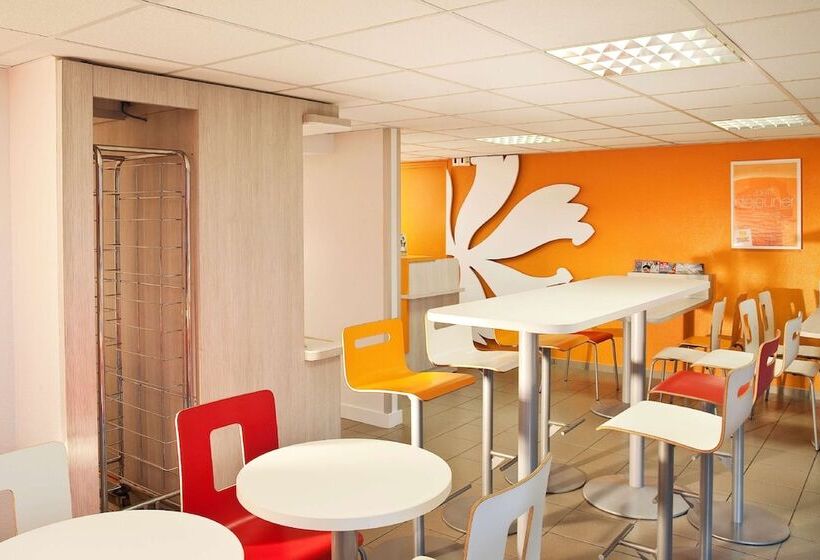 Номер Стандарт, Premiere Classe Valenciennes Ouest Petite Foret