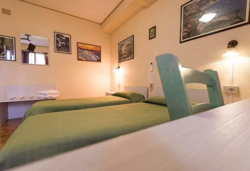 Номер Стандарт, Al Cavallino Bianco