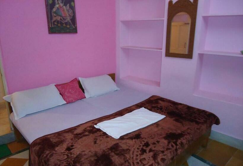 Номер Deluxe, Ganesh Guest House