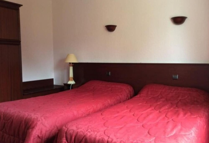 Номер Стандарт, Logis Hôtel & Restaurant   Le Château Des Tourelles