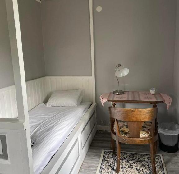اتاق استاندارد یک نفره, Hallagårdens B&b