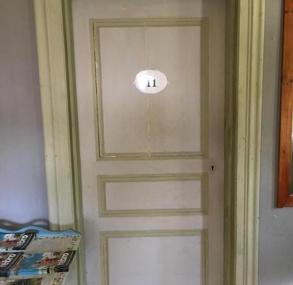 اتاق استاندارد با سرویس بهداشتی مشترک, Hallagårdens B&b