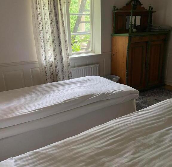 اتاق استاندارد با سرویس بهداشتی مشترک, Hallagårdens B&b