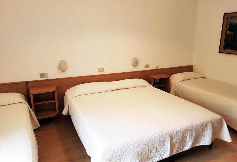 클래식 4인 룸, Albergo Miralaghi