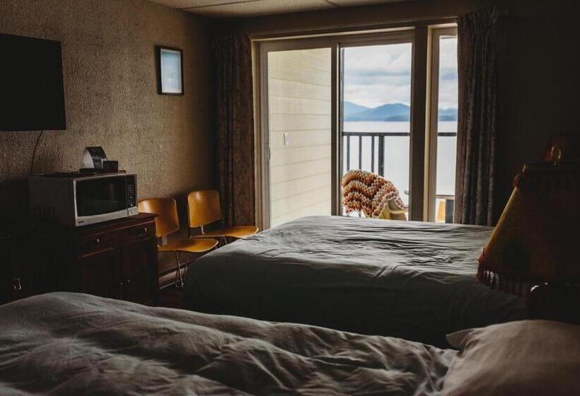 标准间, The Oceanfront