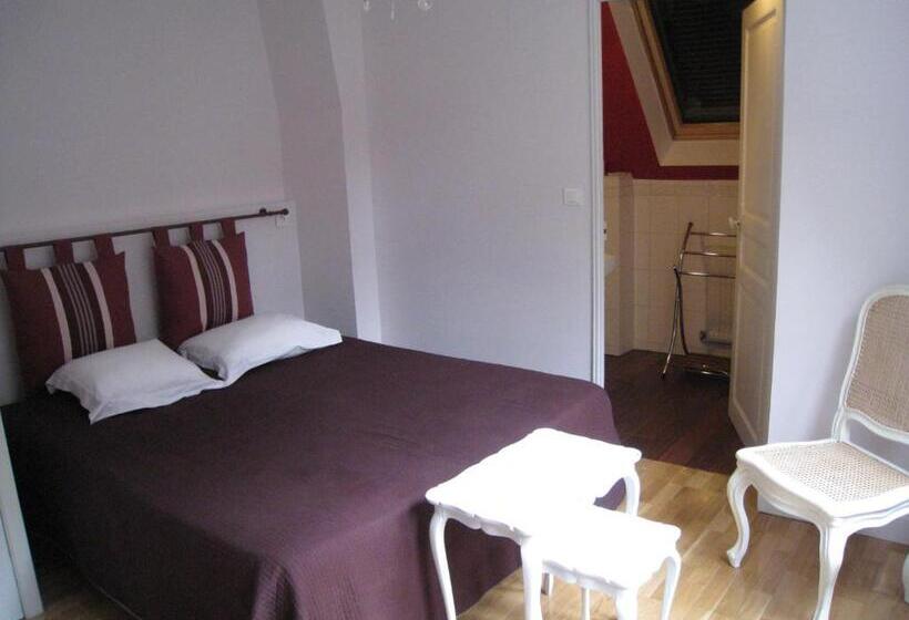 Дом 3 Спальни, Chambres D Hotes Spa Château D Omiécourt