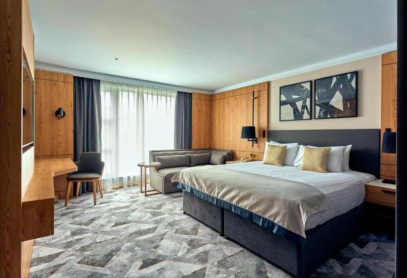 带大床的标准间, Crowne Plaza Marlow, An Ihg