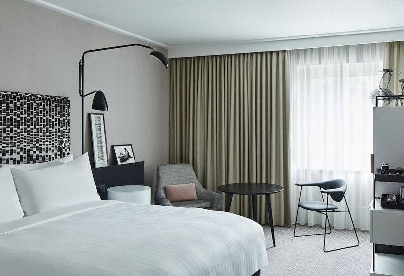 Номер Executive, London Marriott  Maida Vale