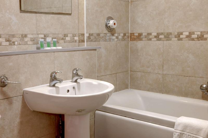 Четырехместный Номер Стандарт, Sure Hotel By Best Western Reading