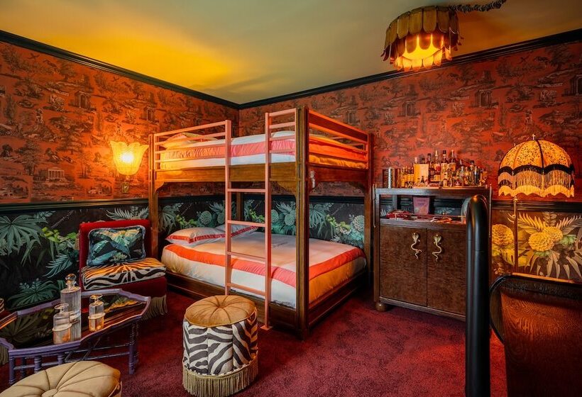 اتاق استاندارد, Lafayette Hotel & Club