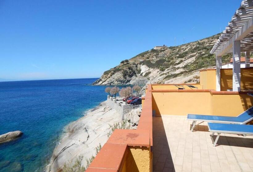 דירת חדר עם נוף לים ומרפסת, Appartamenti   Villa Mare